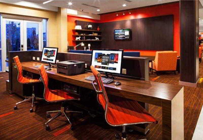 Hotel Courtyard By Marriott London Extérieur photo