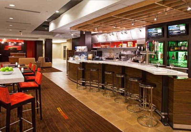 Hotel Courtyard By Marriott London Extérieur photo