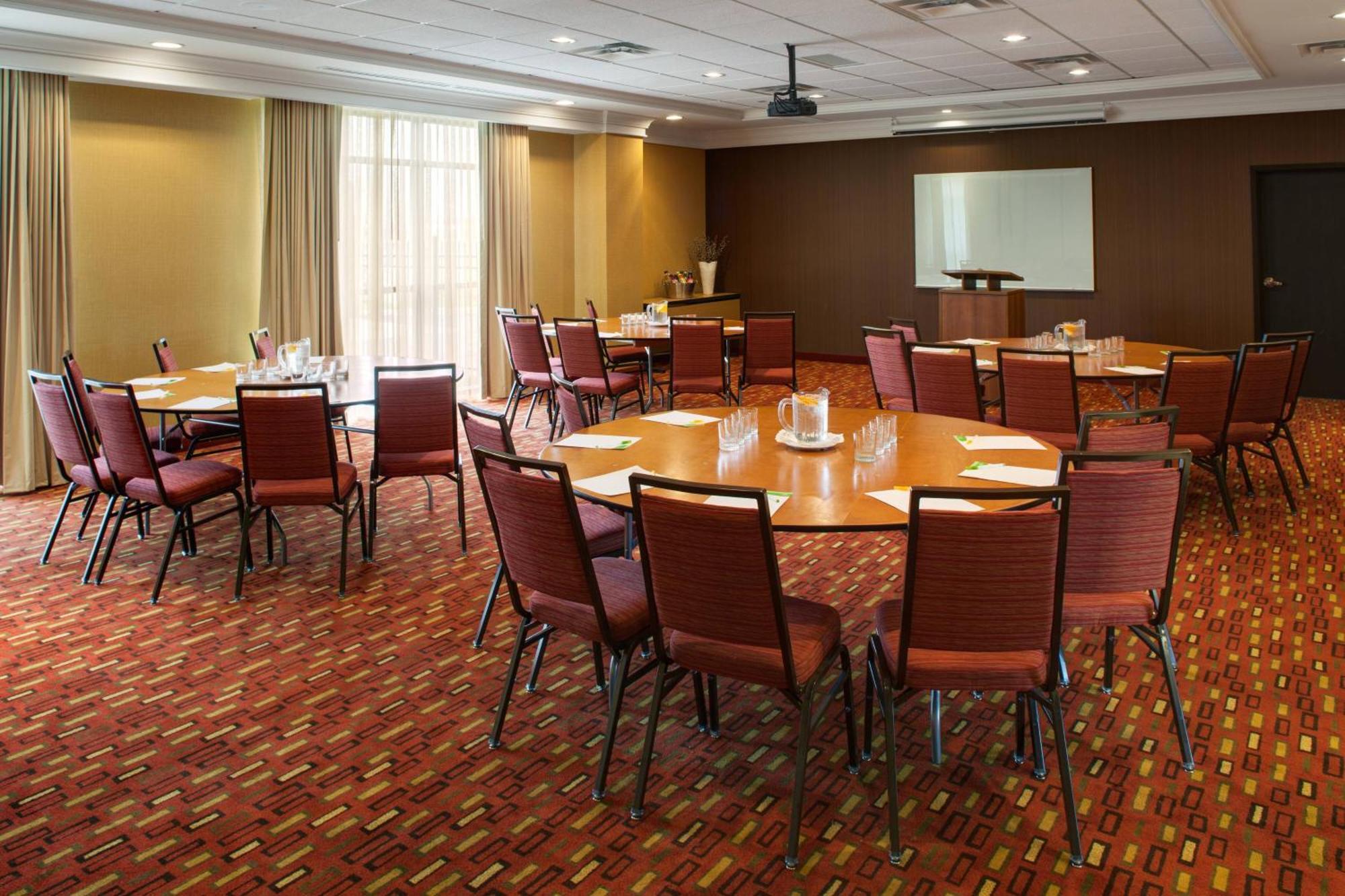 Hotel Courtyard By Marriott London Extérieur photo