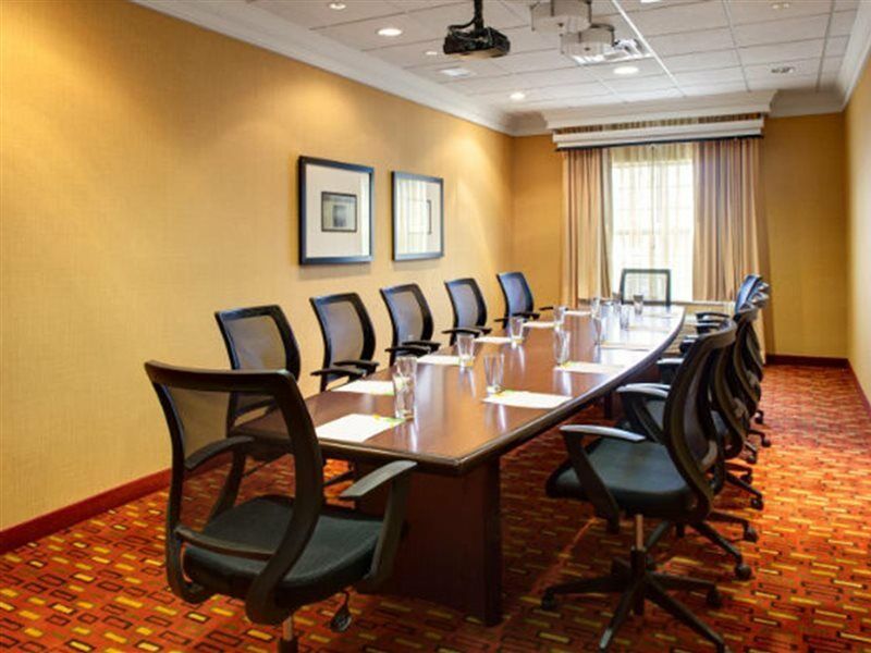 Hotel Courtyard By Marriott London Extérieur photo